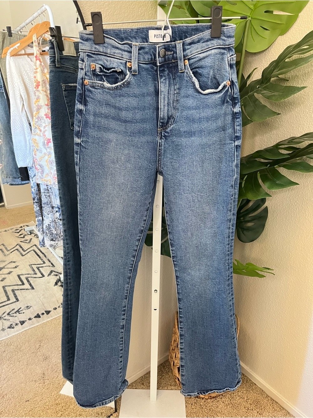 🤍 Pistola High Rise Crop Flare Jeans Size 25 | Medium Wash Raw Hem Denim
